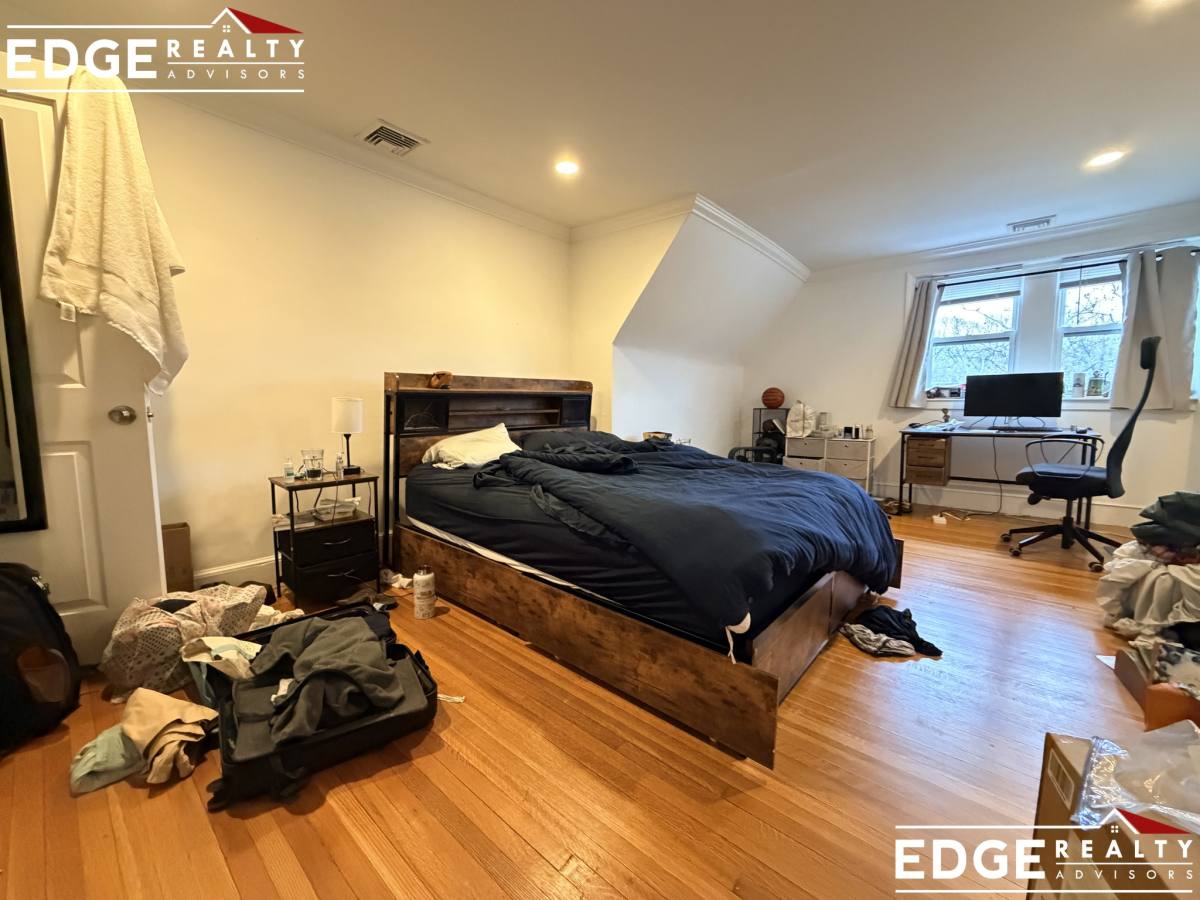 Apartment for rent at 1798 Beacon St #3, Brookline, MA 02445
