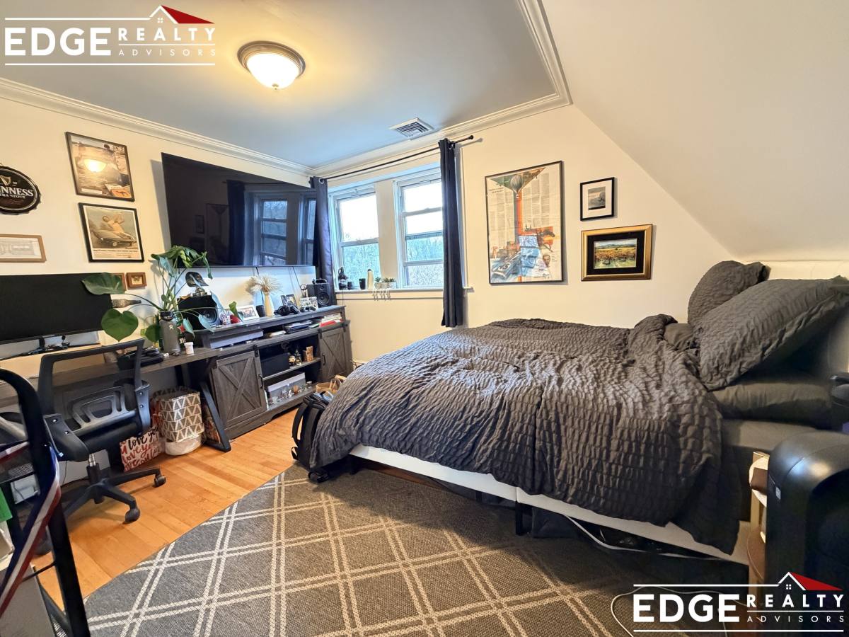 Apartment for rent at 1798 Beacon St #3, Brookline, MA 02445