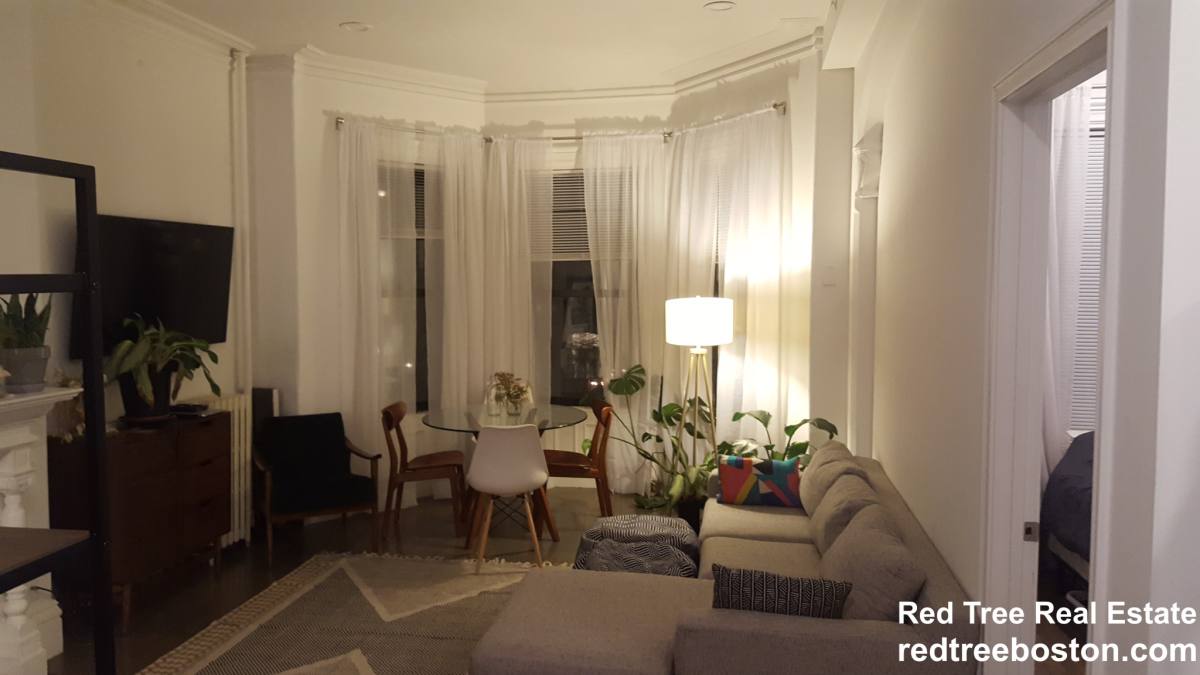 Apartment for rent at 270 Newbury St #3, Boston, MA 02116