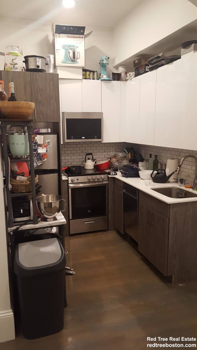 Apartment for rent at 270 Newbury St #3, Boston, MA 02116