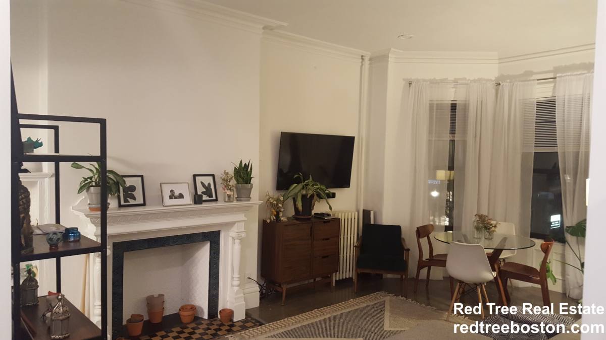 Apartment for rent at 270 Newbury St #3, Boston, MA 02116