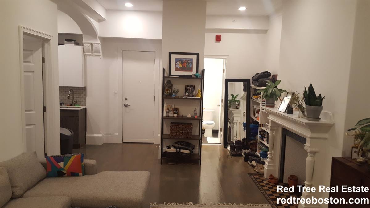 Apartment for rent at 270 Newbury St #3, Boston, MA 02116