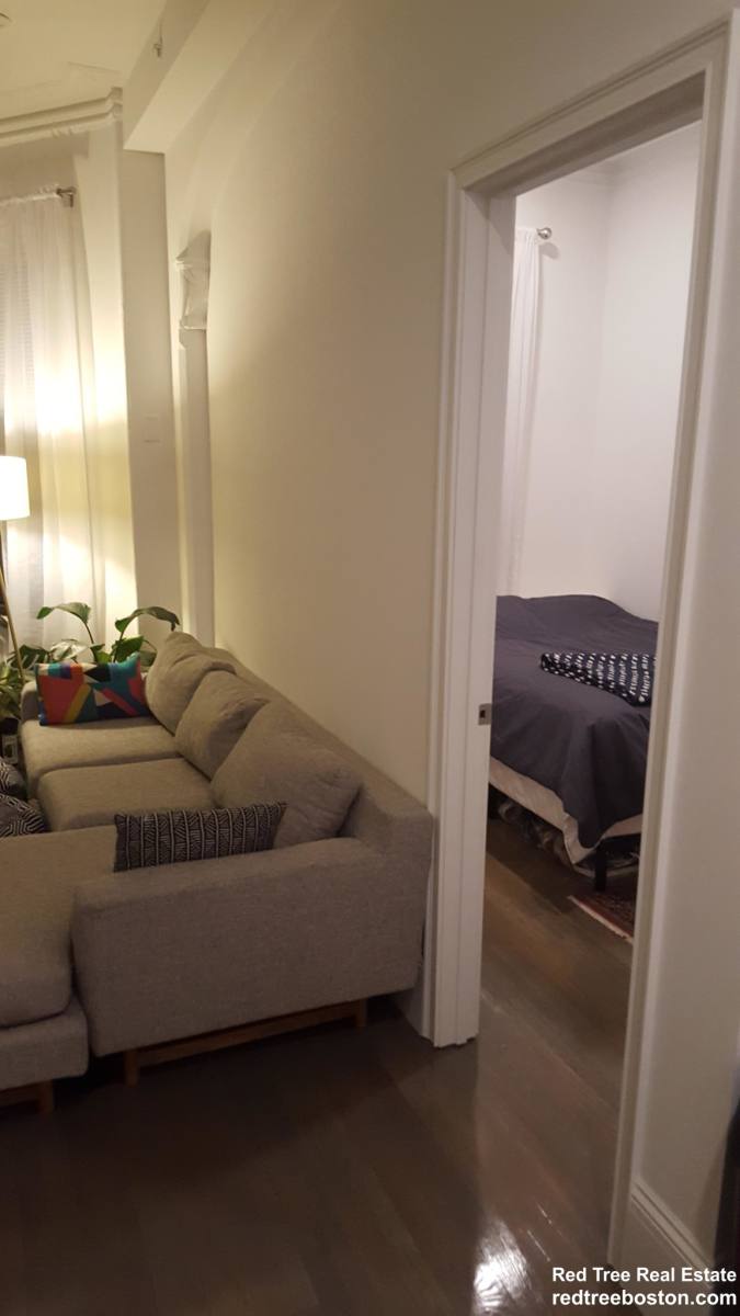 Apartment for rent at 270 Newbury St #3, Boston, MA 02116