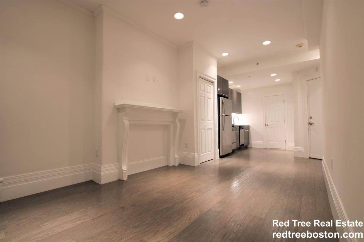 Apartment for rent at 270 Newbury St #6, Boston, MA 02116