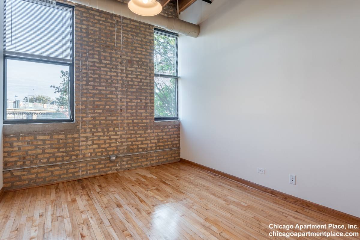 Apartment for rent at 3656 N Lincoln Ave #C, Chicago, IL 60613