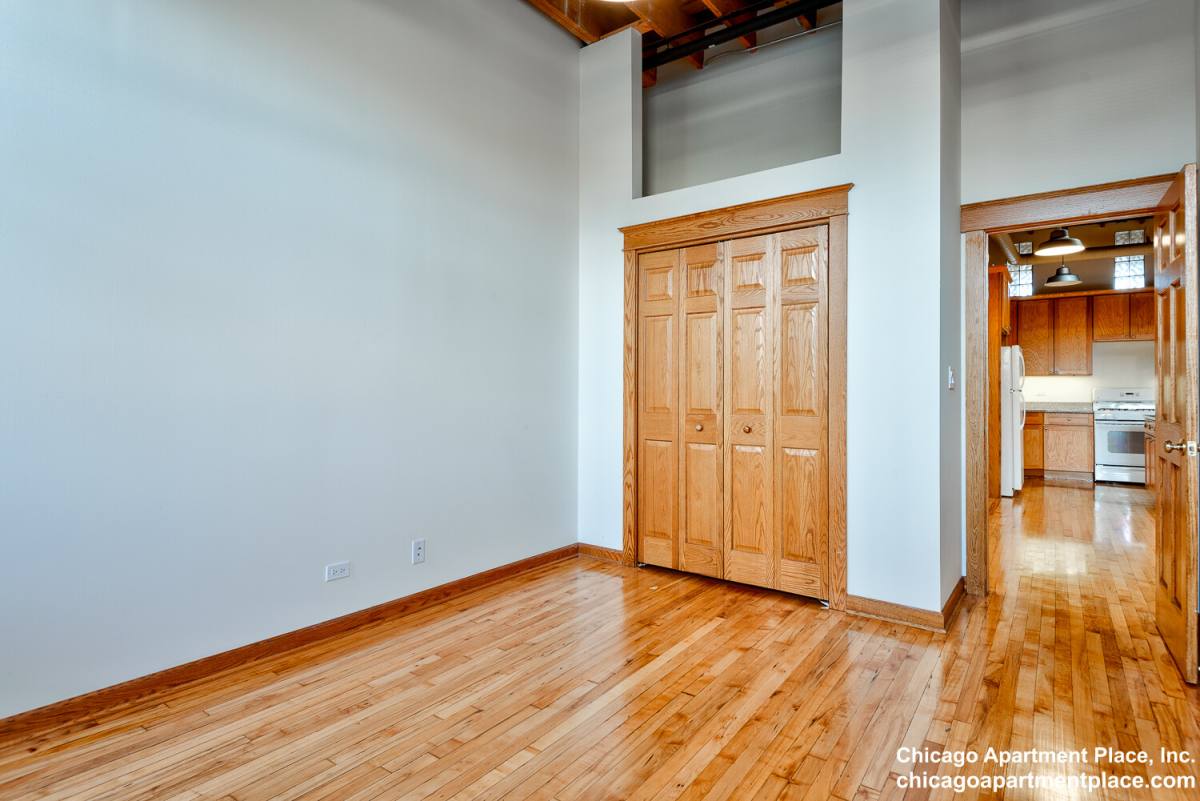 Apartment for rent at 3656 N Lincoln Ave #C, Chicago, IL 60613