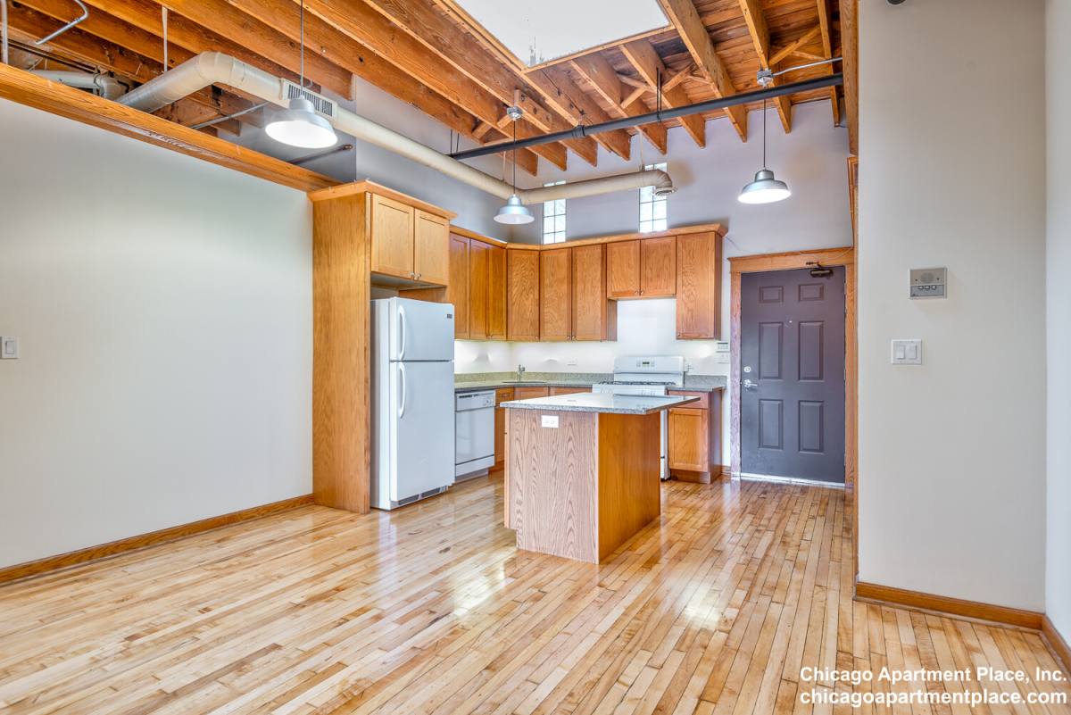 Apartment for rent at 3656 N Lincoln Ave #C, Chicago, IL 60613