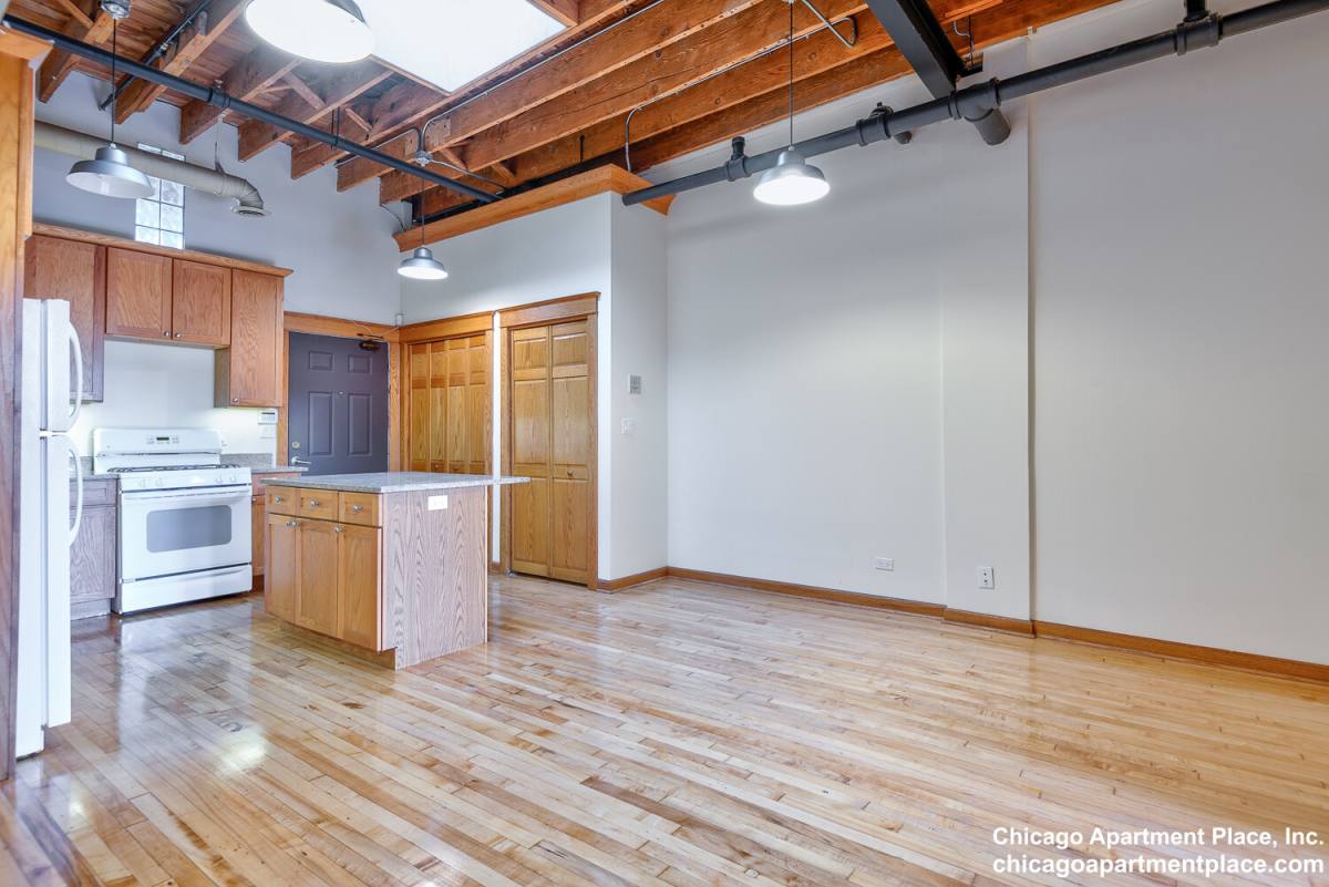 Apartment for rent at 3656 N Lincoln Ave #C, Chicago, IL 60613