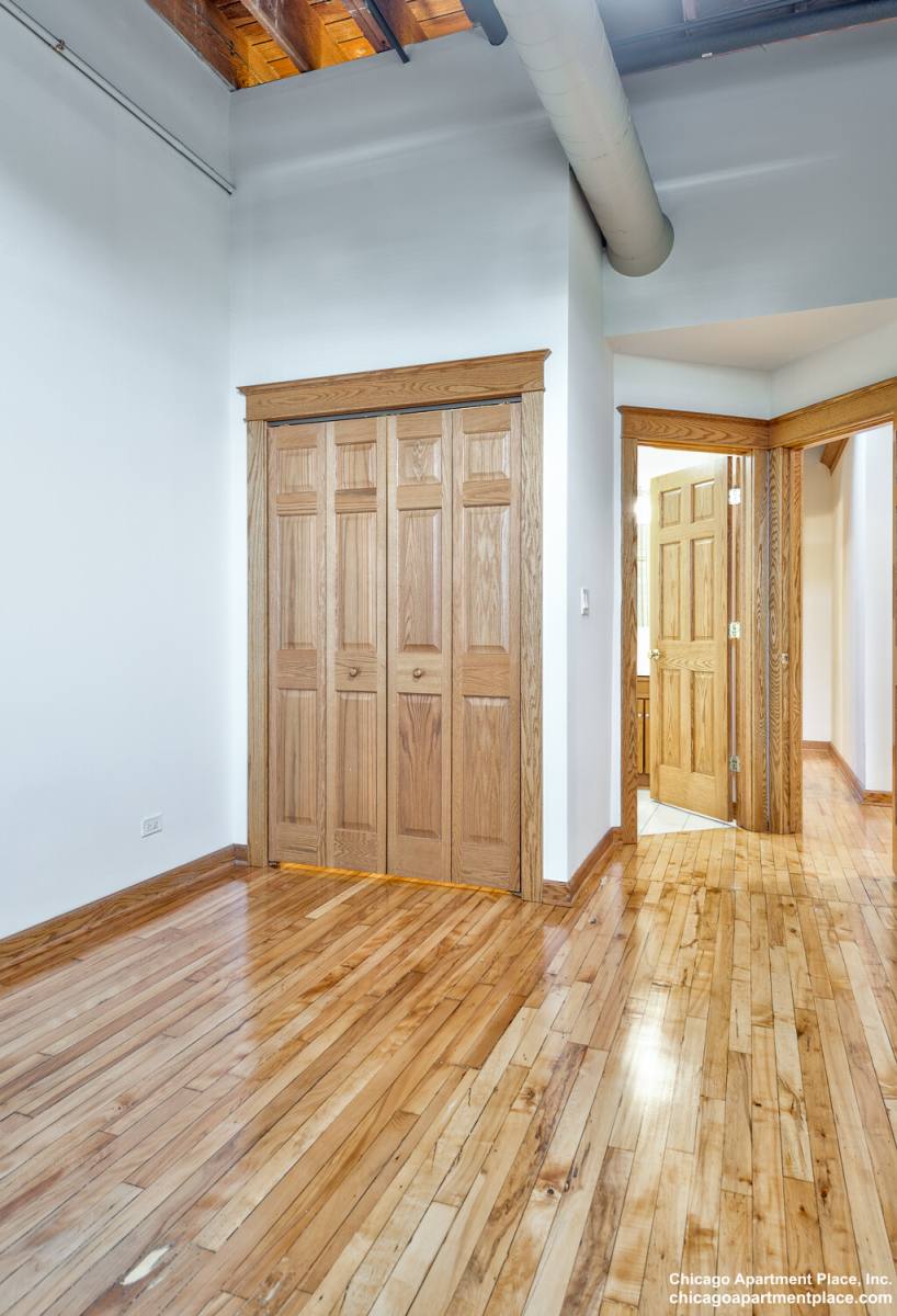 Apartment for rent at 3656 N Lincoln Ave #C, Chicago, IL 60613
