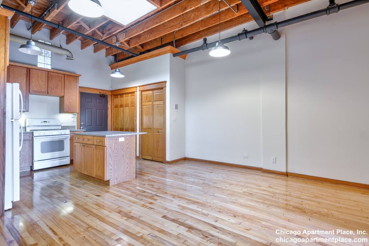 Apartment for rent at 3656 N Lincoln Ave #C, Chicago, IL 60613