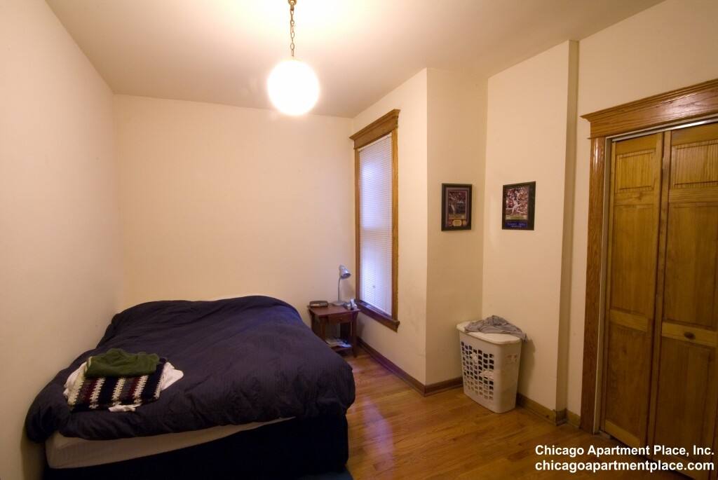 Apartment for rent at 850 W Waveland Ave #1, Chicago, IL 60613