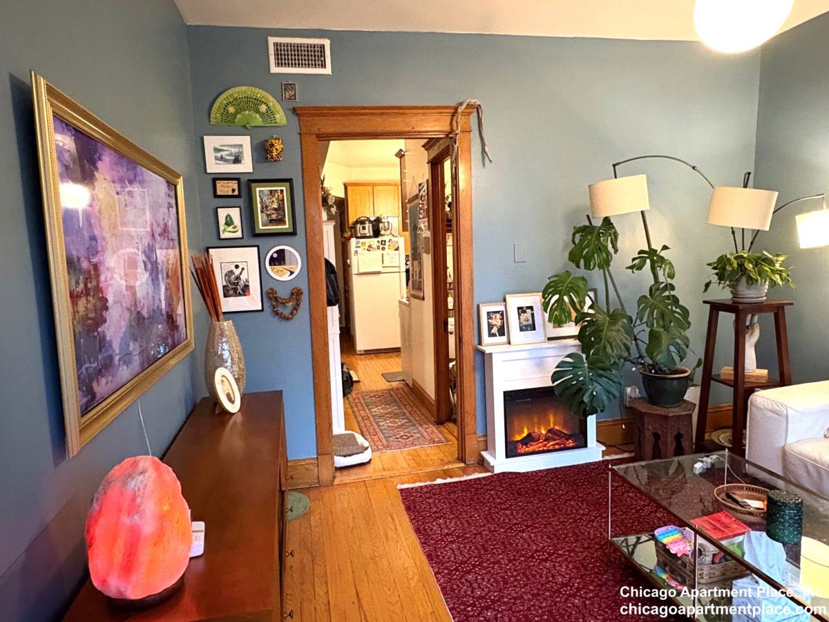 Apartment for rent at 3810 N Greenview #2, Chicago, IL 60613