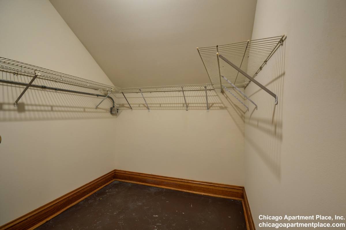Apartment for rent at 3722 N Fremont #G, Chicago, IL 60613