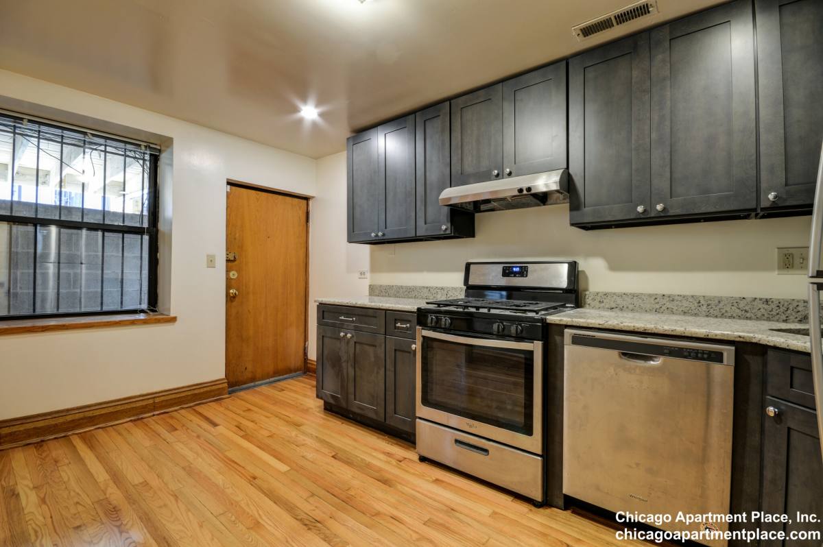 Apartment for rent at 3722 N Fremont #G, Chicago, IL 60613