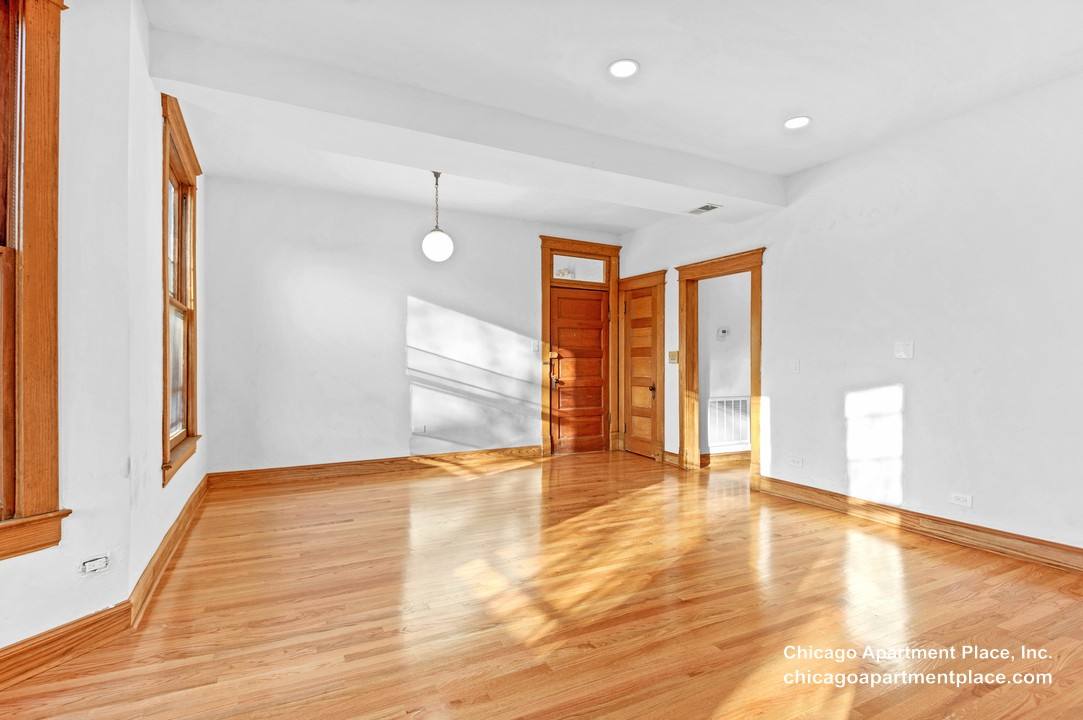Apartment for rent at 3725 N Fremont #3, Chicago, IL 60613