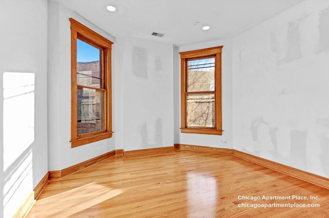 Apartment for rent at 3725 N Fremont #3, Chicago, IL 60613