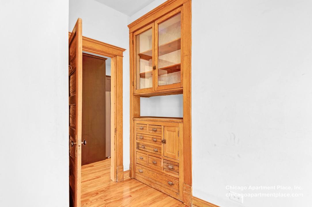 Apartment for rent at 3725 N Fremont #3, Chicago, IL 60613