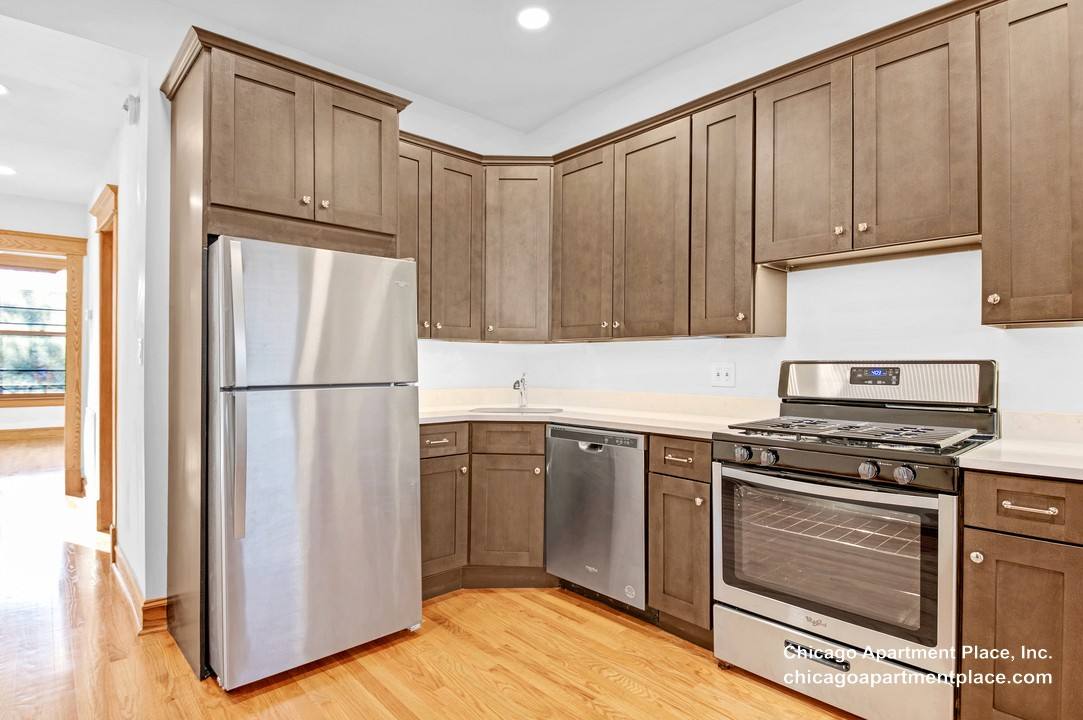 Apartment for rent at 3725 N Fremont #3, Chicago, IL 60613