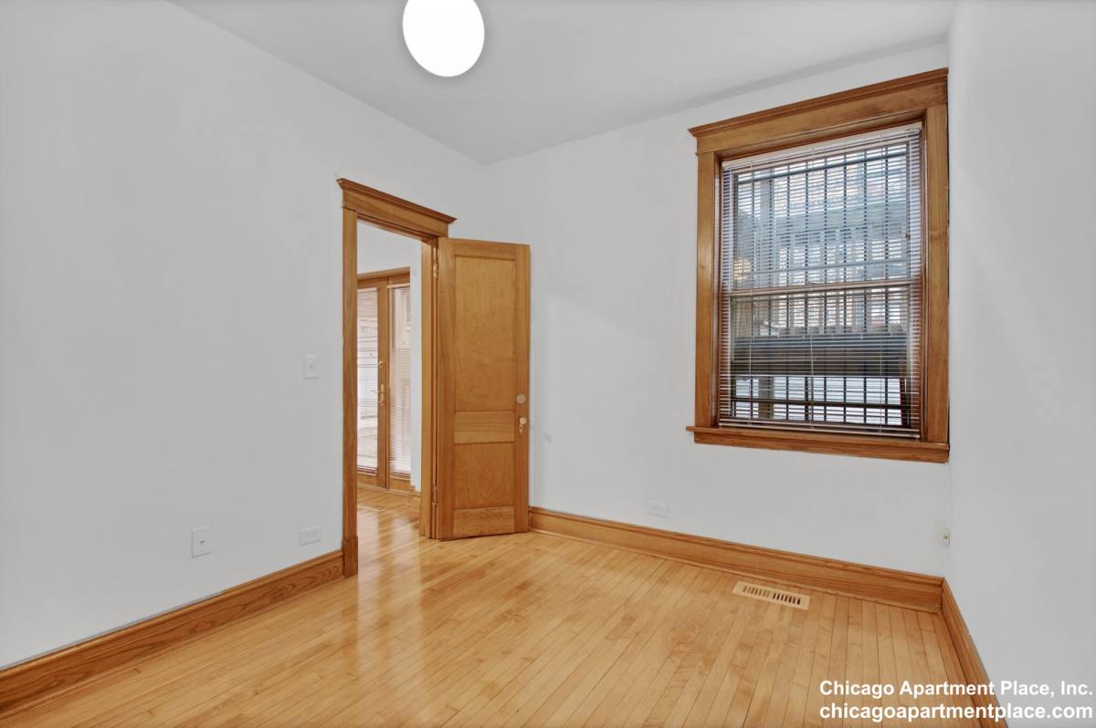 Apartment for rent at 3602 N Hermitage #1, Chicago, IL 60613