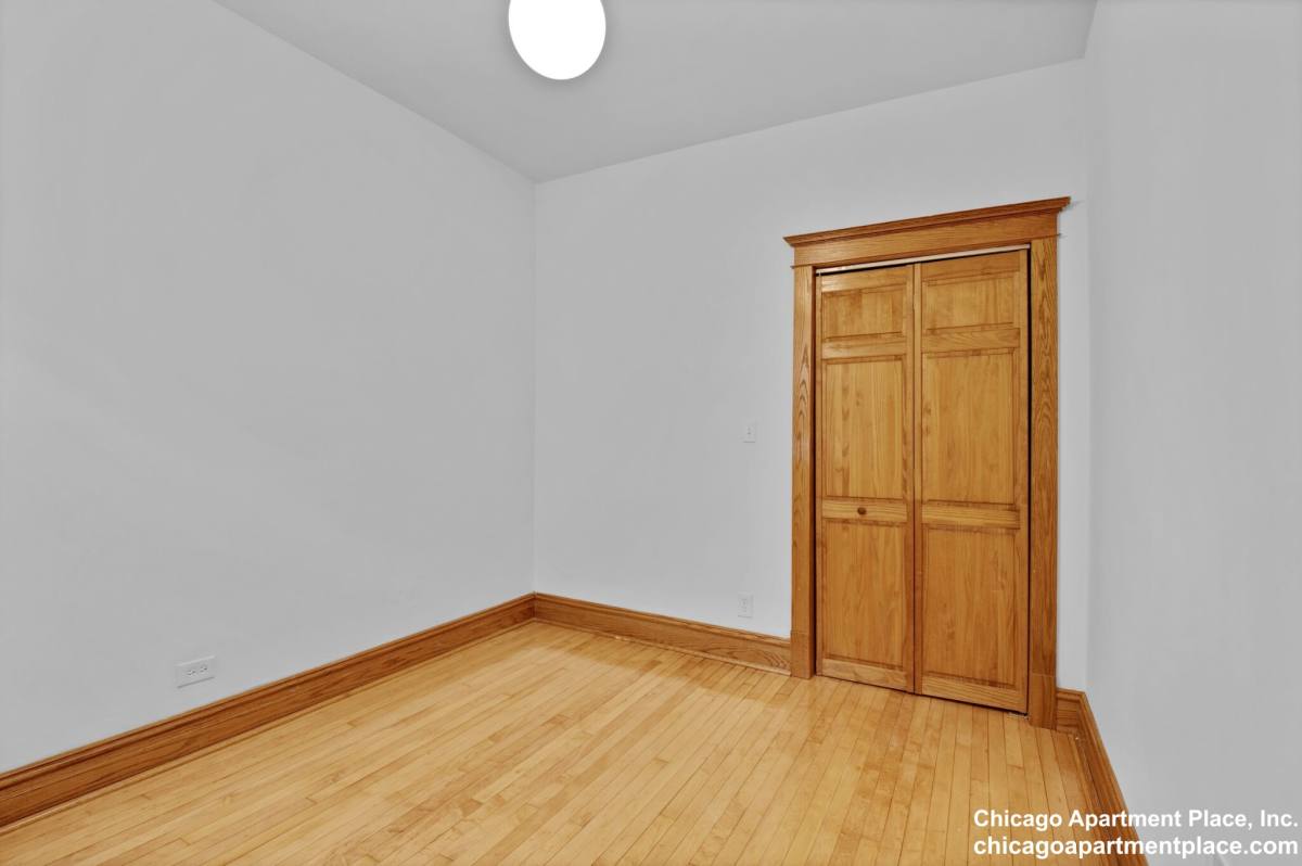 Apartment for rent at 3602 N Hermitage #1, Chicago, IL 60613