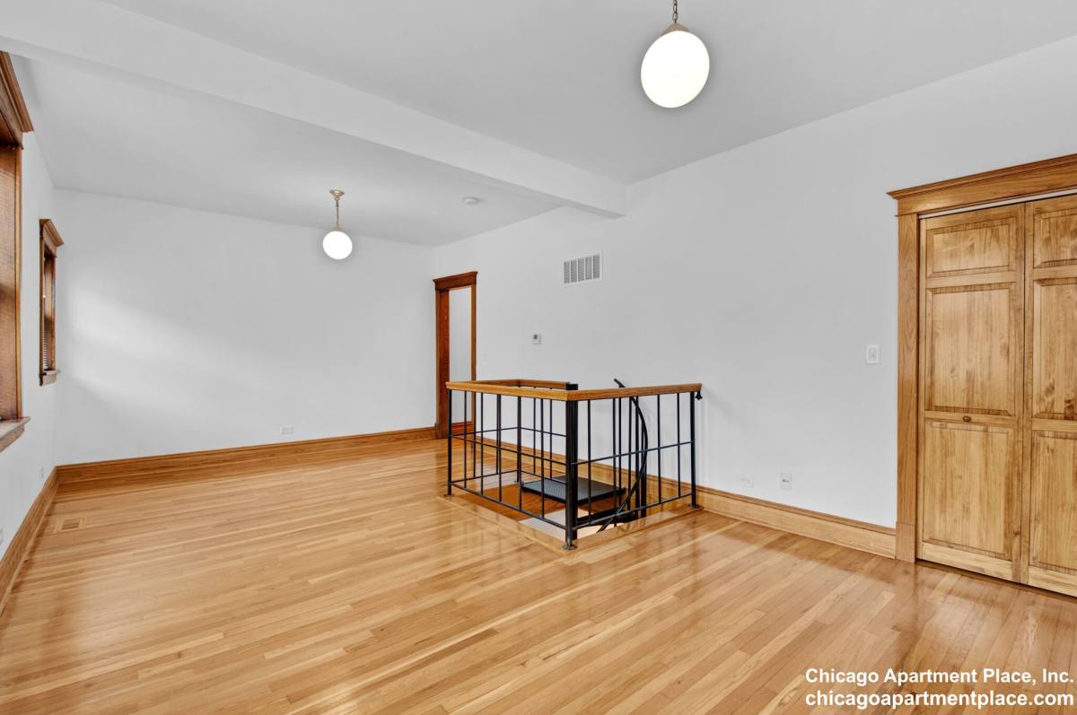 Apartment for rent at 3602 N Hermitage #1, Chicago, IL 60613