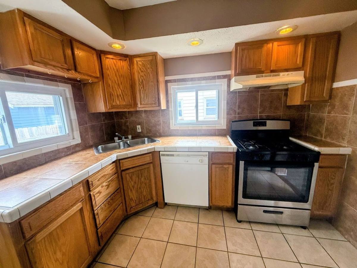 House for rent at 601 Glendora Ave, Akron, OH 44320