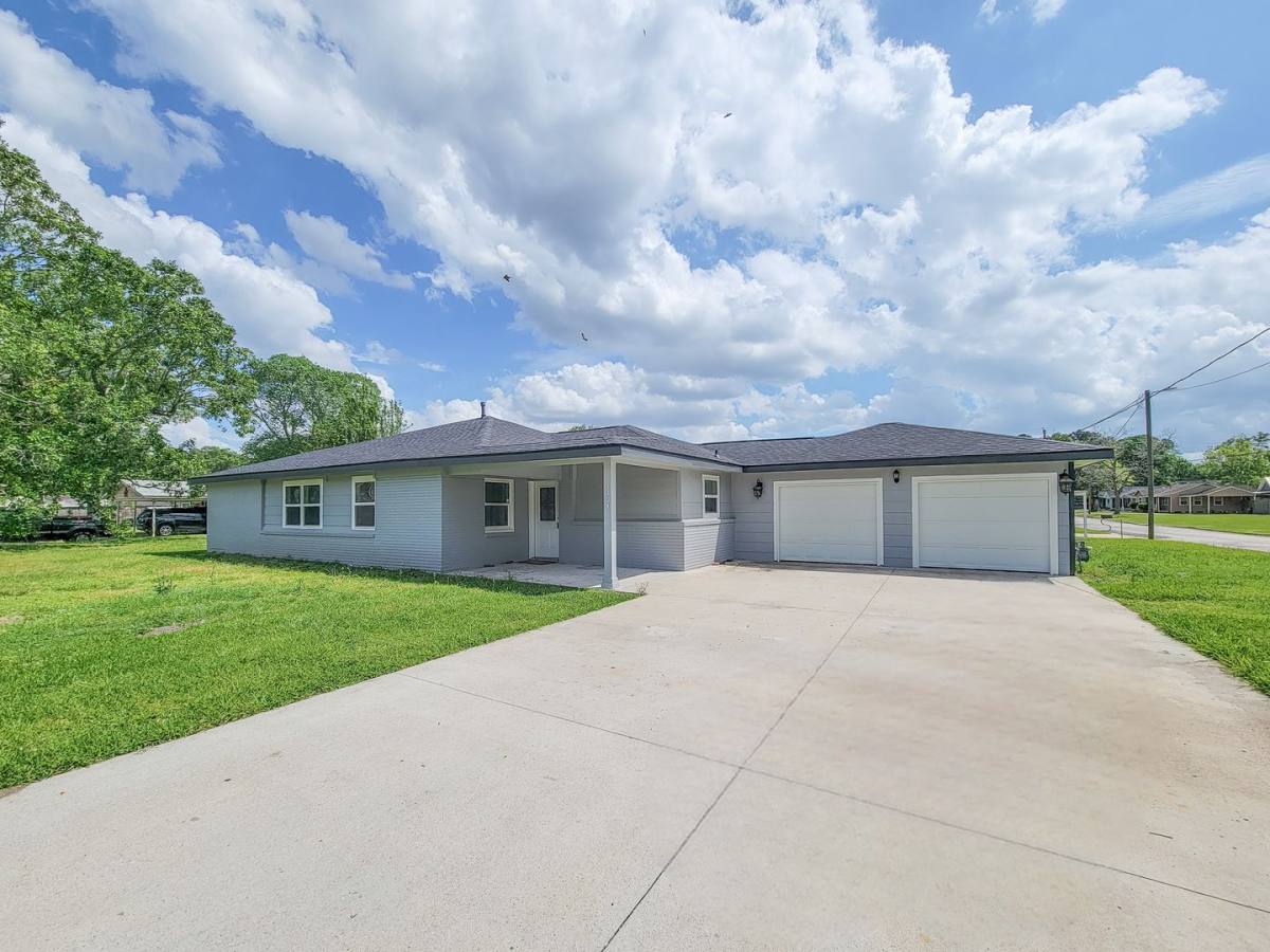 House for rent at 3304 Lincoln Dr, Liberty, TX 77575