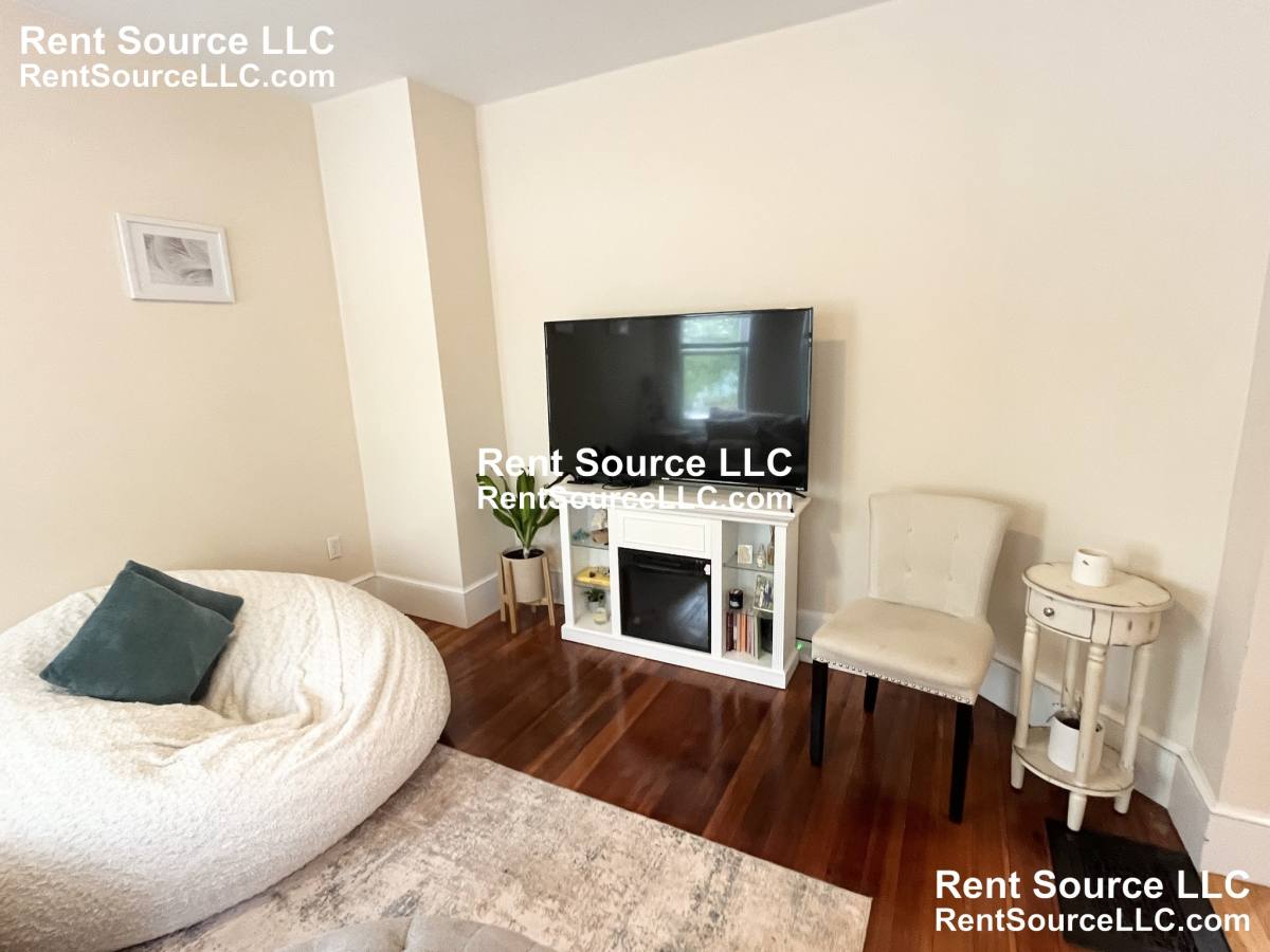 Apartment for rent at 15 Sargent Ave #1, Somerville, MA 02145