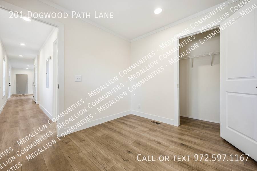 House for rent at 201 Dogwood Path Lane, Hendersonville, NC 28739