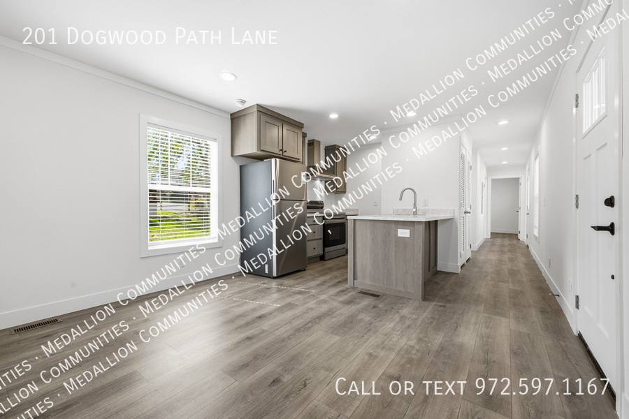 House for rent at 201 Dogwood Path Lane, Hendersonville, NC 28739