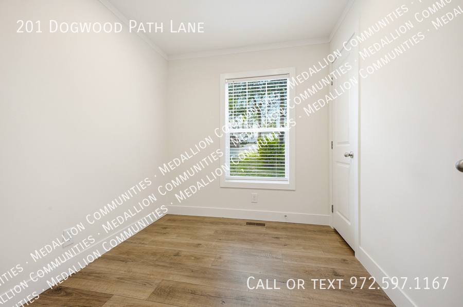 House for rent at 201 Dogwood Path Lane, Hendersonville, NC 28739