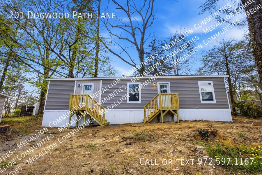 House for rent at 201 Dogwood Path Lane, Hendersonville, NC 28739