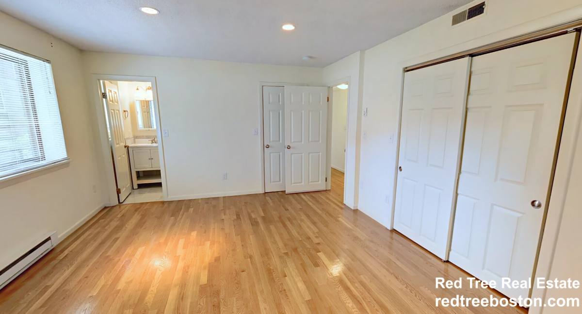 Apartment for rent at 320 Hammond Pond Parkway #101, Chestnut Hill, MA 02467