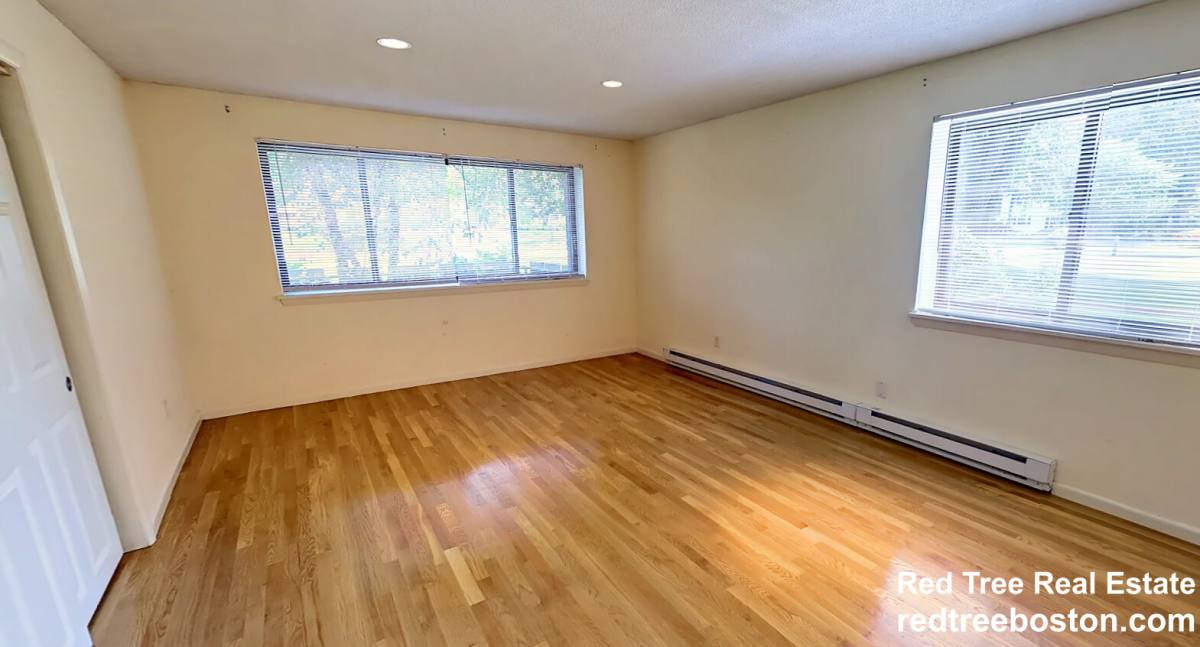 Apartment for rent at 320 Hammond Pond Parkway #101, Chestnut Hill, MA 02467