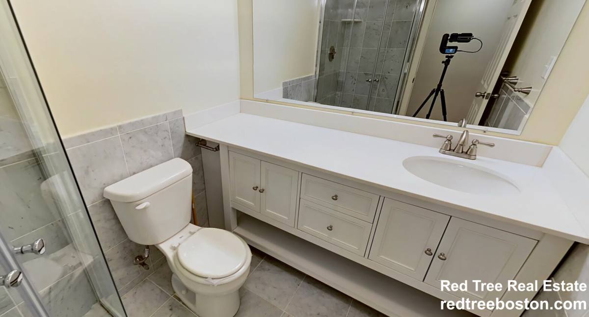 Apartment for rent at 320 Hammond Pond Parkway #101, Chestnut Hill, MA 02467