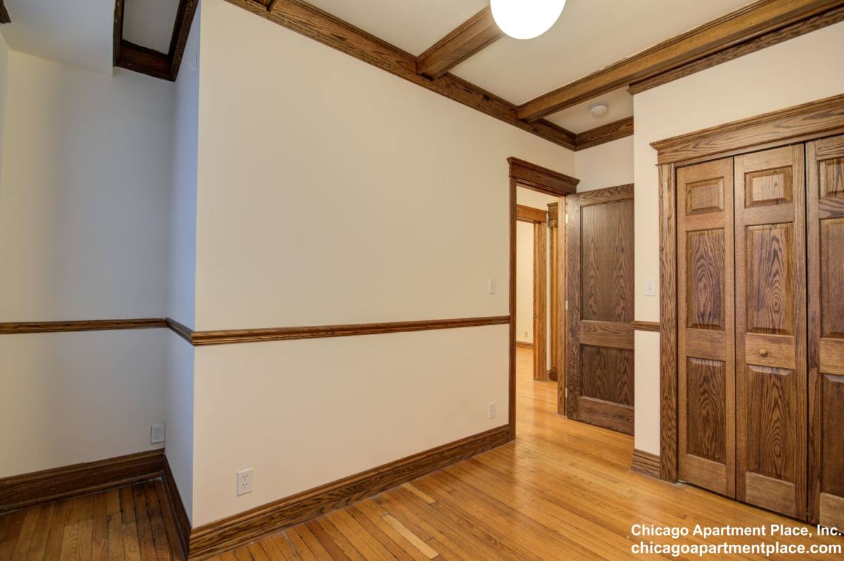 Apartment for rent at 845 W Sheridan Rd #3, Chicago, IL 60613