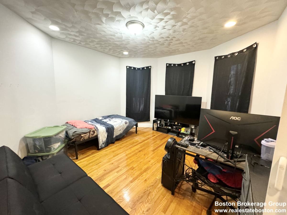 Apartment for rent at 157 E Cottage St #1, Dorchester, MA 02125