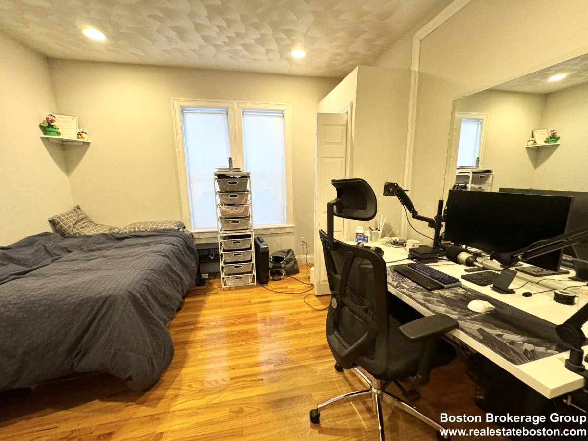 Apartment for rent at 157 E Cottage St #1, Dorchester, MA 02125