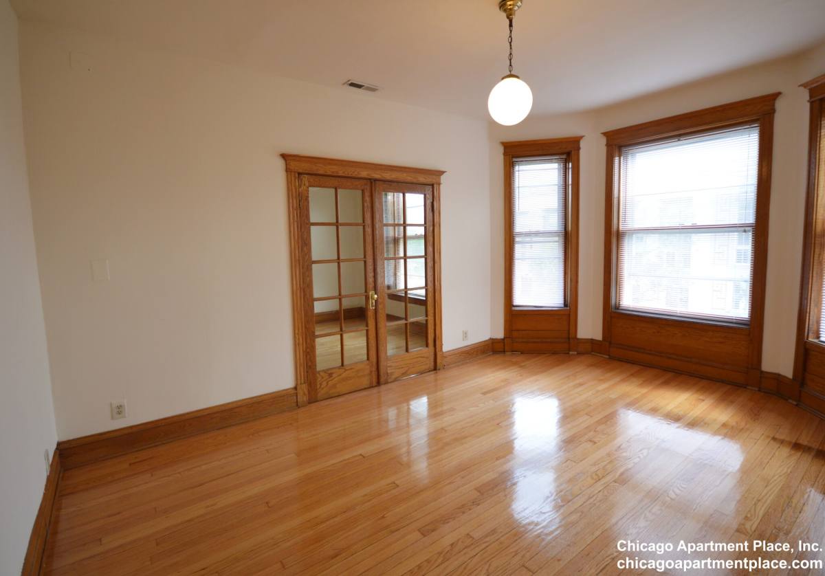 Apartment for rent at 852 W Waveland Ave #3, Chicago, IL 60657