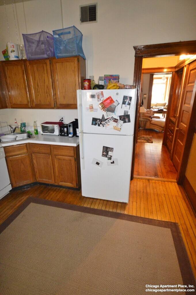 Apartment for rent at 638 W Drummond Place #3F, Chicago, IL 60614