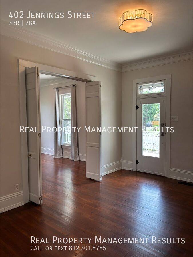 House for rent at 402 Jennings St, Newburgh, IN 47630