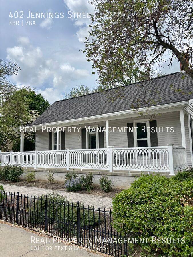 House for rent at 402 Jennings St, Newburgh, IN 47630