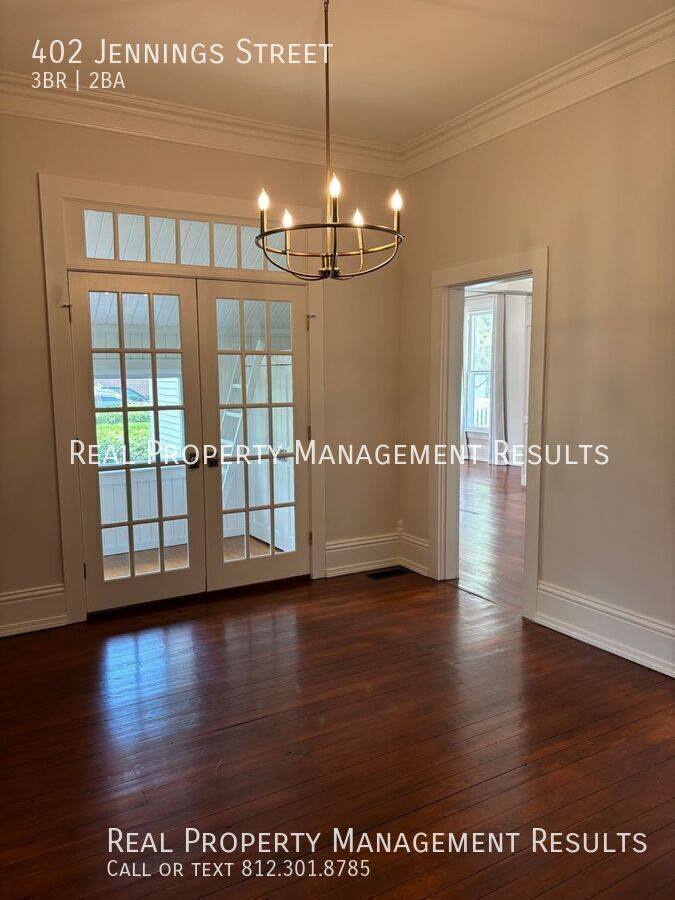 House for rent at 402 Jennings St, Newburgh, IN 47630