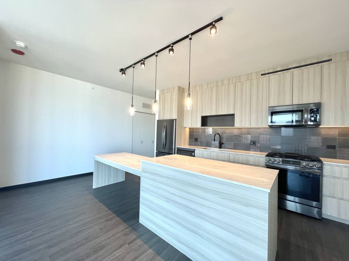 Apartment for rent at 1301 Washington #407, Chicago, IL 60607