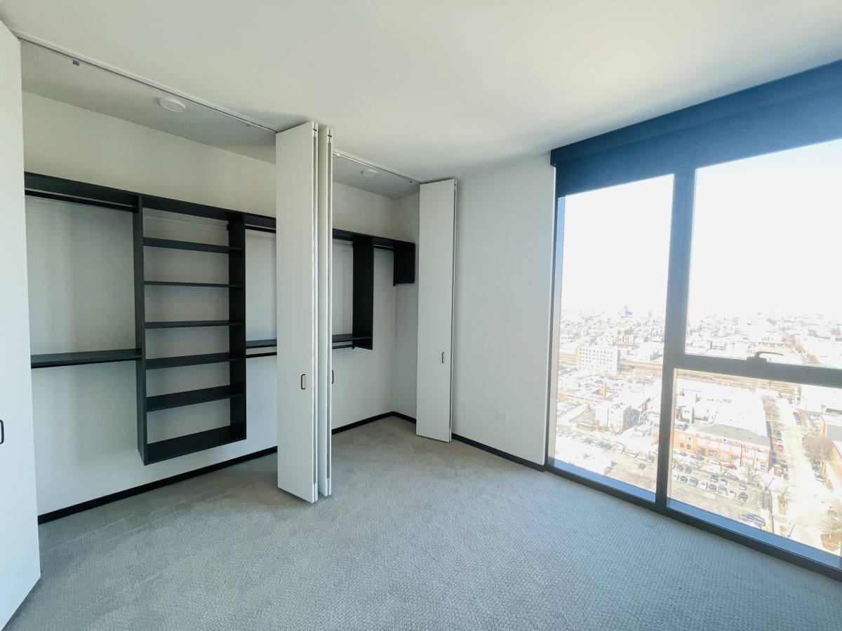 Apartment for rent at 1301 Washington #407, Chicago, IL 60607