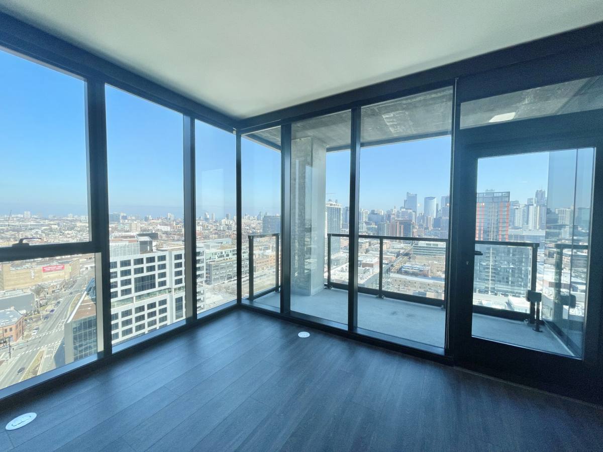 Apartment for rent at 1301 Washington #407, Chicago, IL 60607