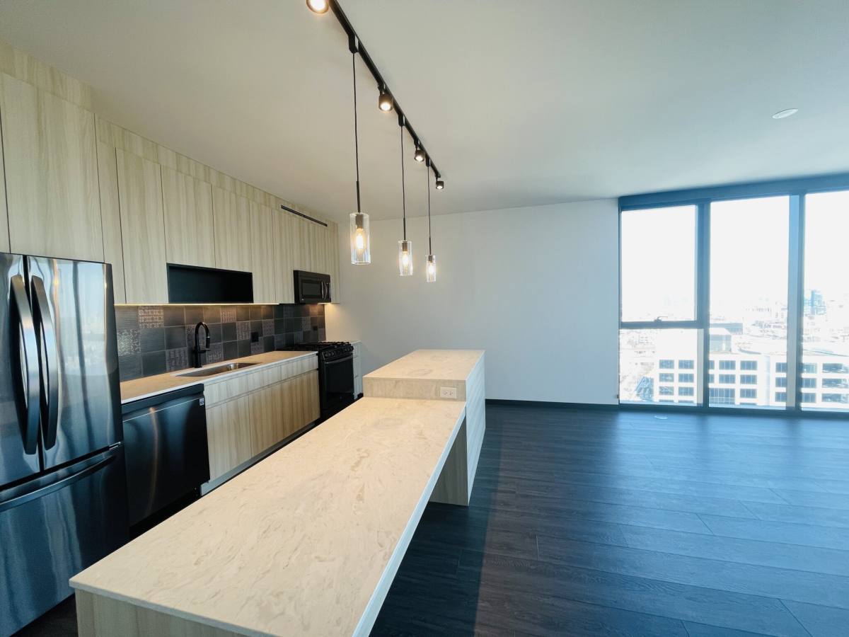 Apartment for rent at 1301 Washington #407, Chicago, IL 60607