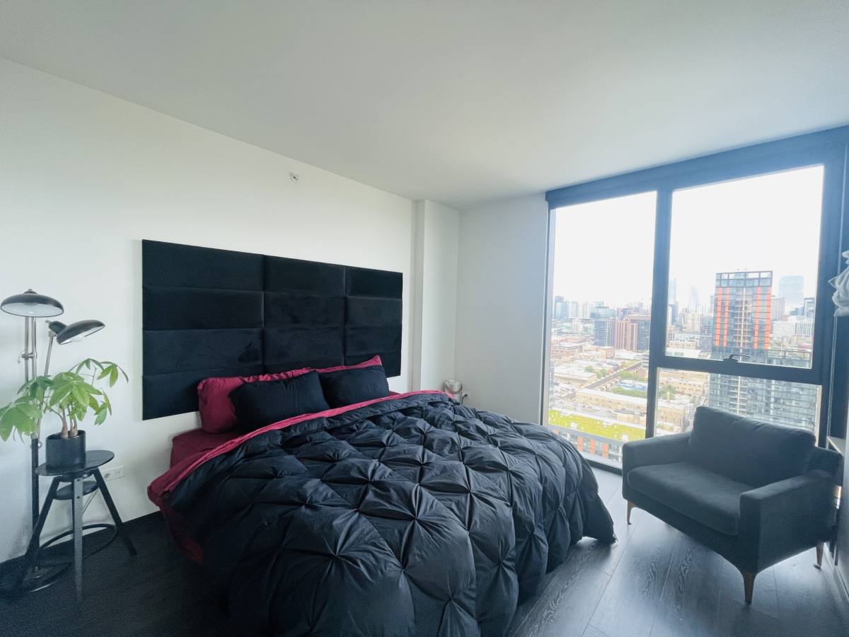 Apartment for rent at 125 Jefferson, Chicago, IL 60661