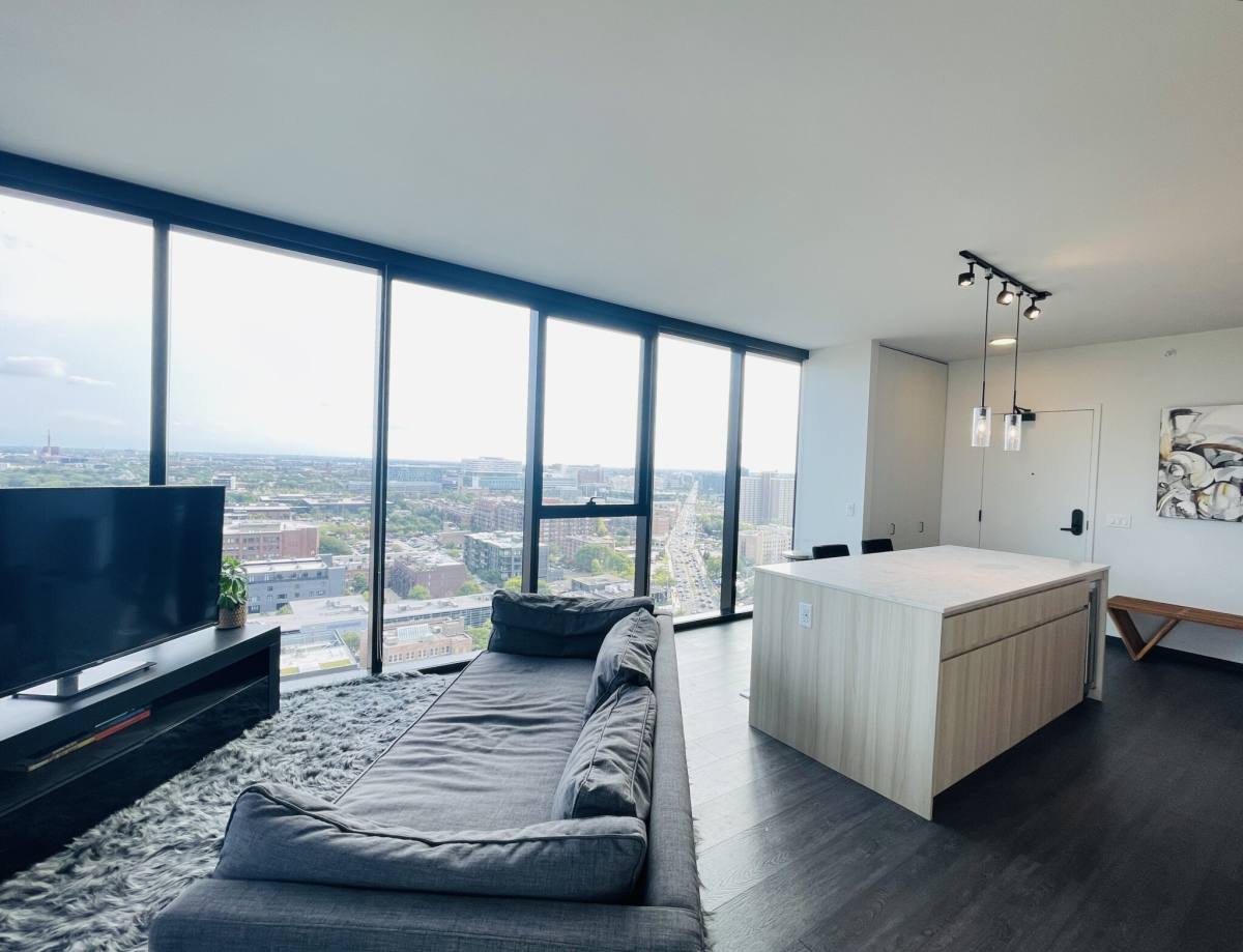 Apartment for rent at 125 Jefferson, Chicago, IL 60661