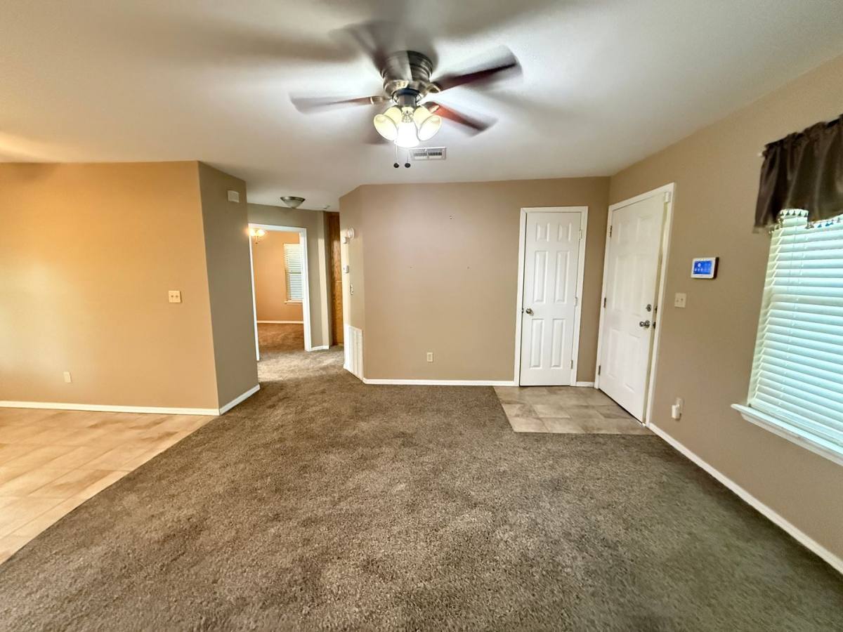House for rent at 537 E Allen St, Kellyville, OK 74039
